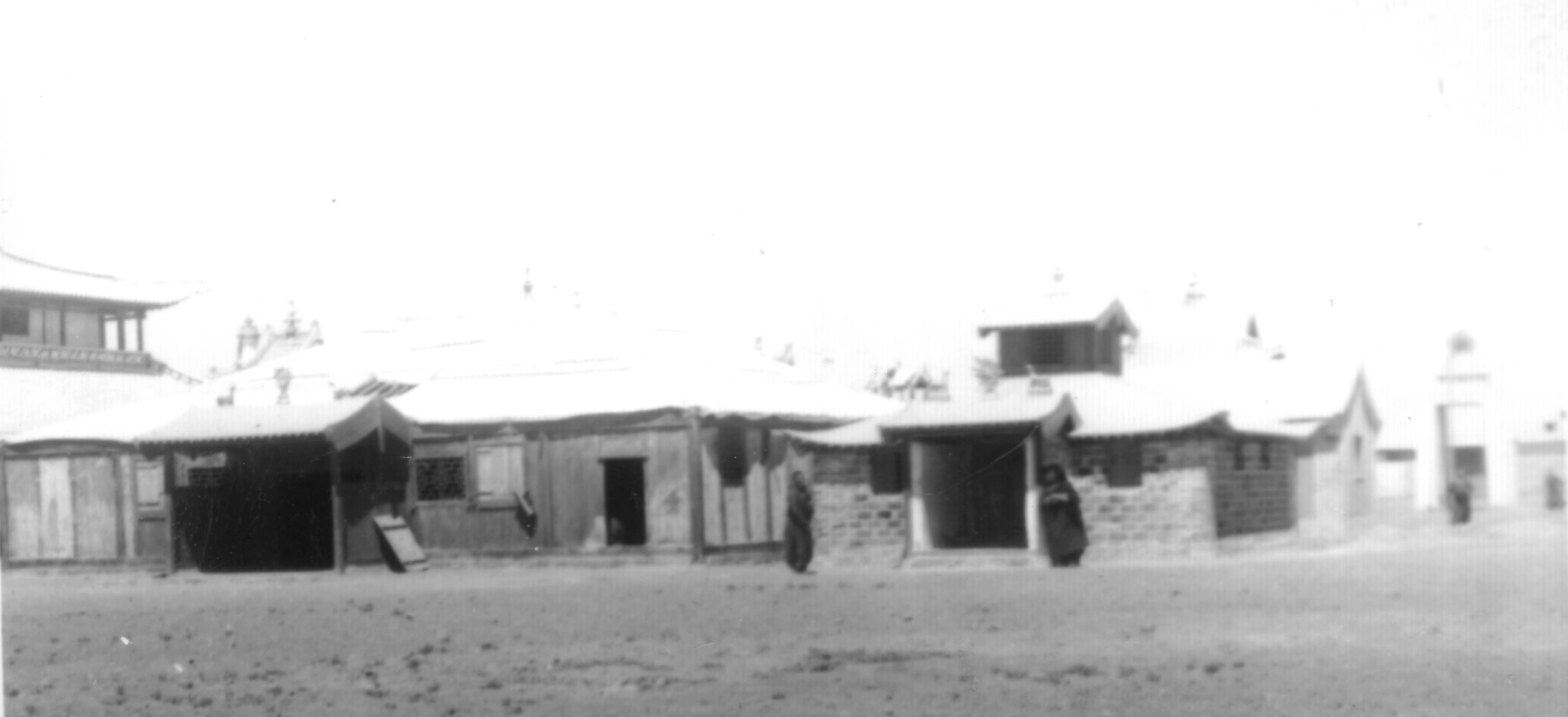 Temple buildings (Khoshuu khüree or Khutagt lamiin khüree?). Film Archives ?